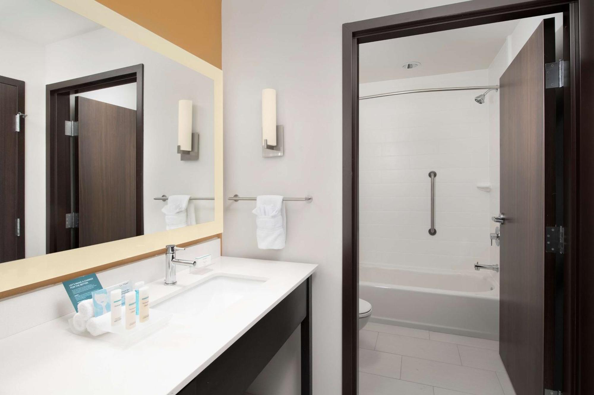 Homewood Suites By Hilton Kansas City Speedway Luaran gambar