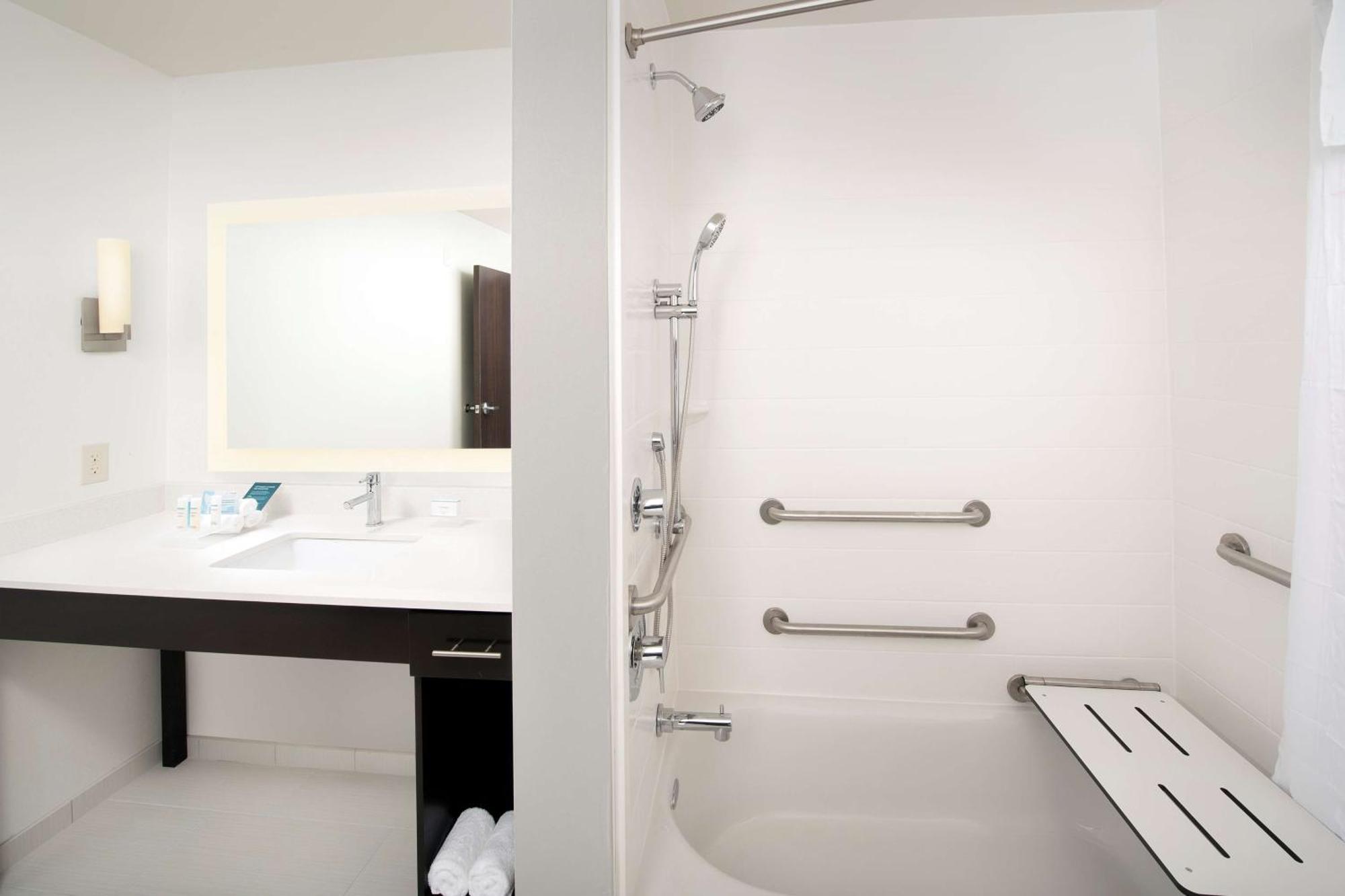 Homewood Suites By Hilton Kansas City Speedway Luaran gambar